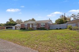 1039 Center Street photo 4
