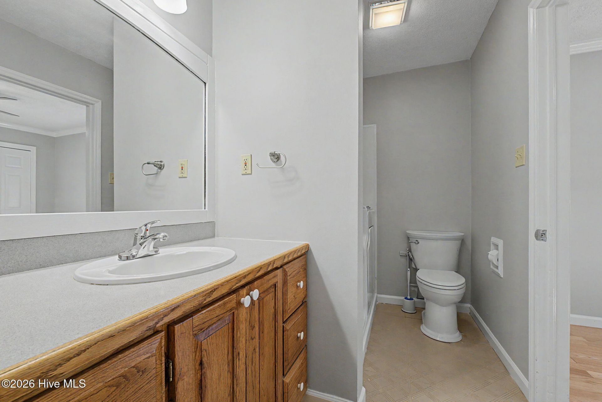 1039 Center Street Photo 36