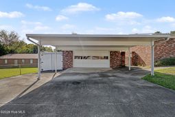 1039 Center Street photo 4