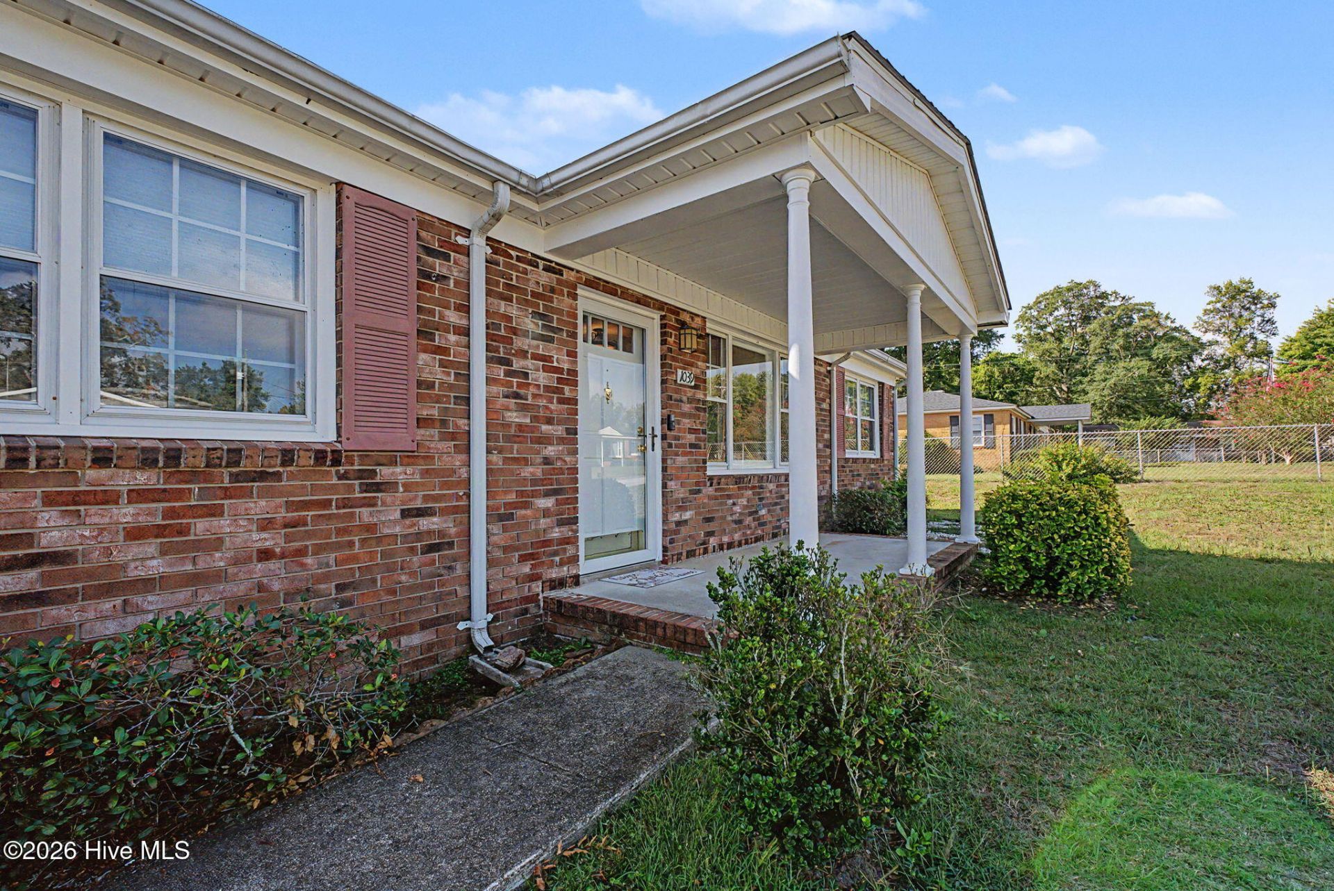 1039 Center Street Photo 6