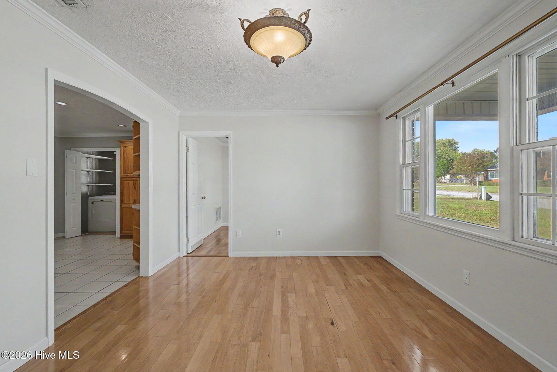 1039 Center Street Photo 8