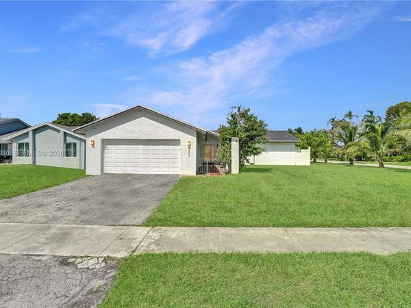 5505 SW 9th St , Margate, FL 33068