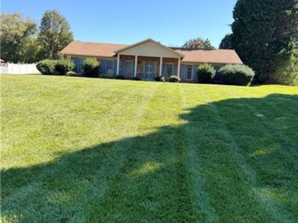1042 Fairweather Drive , Kernersville, NC 27284