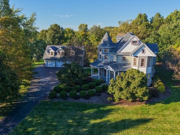 41W964 Hughes Road , Elburn, IL 60119