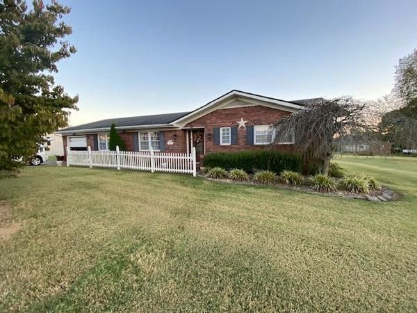 105 Cardinal Drive , Central City, KY 42330