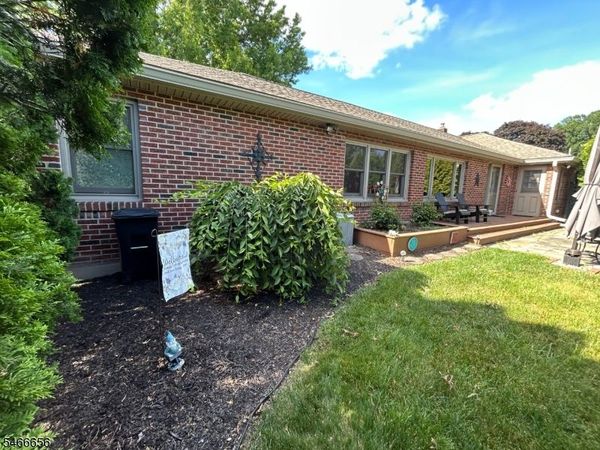 411 Sussex St, Pohatcong, NJ 08865