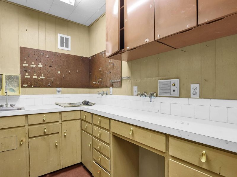 3049 Cleveland Avenue, Columbus, OH 43224 Photo 17