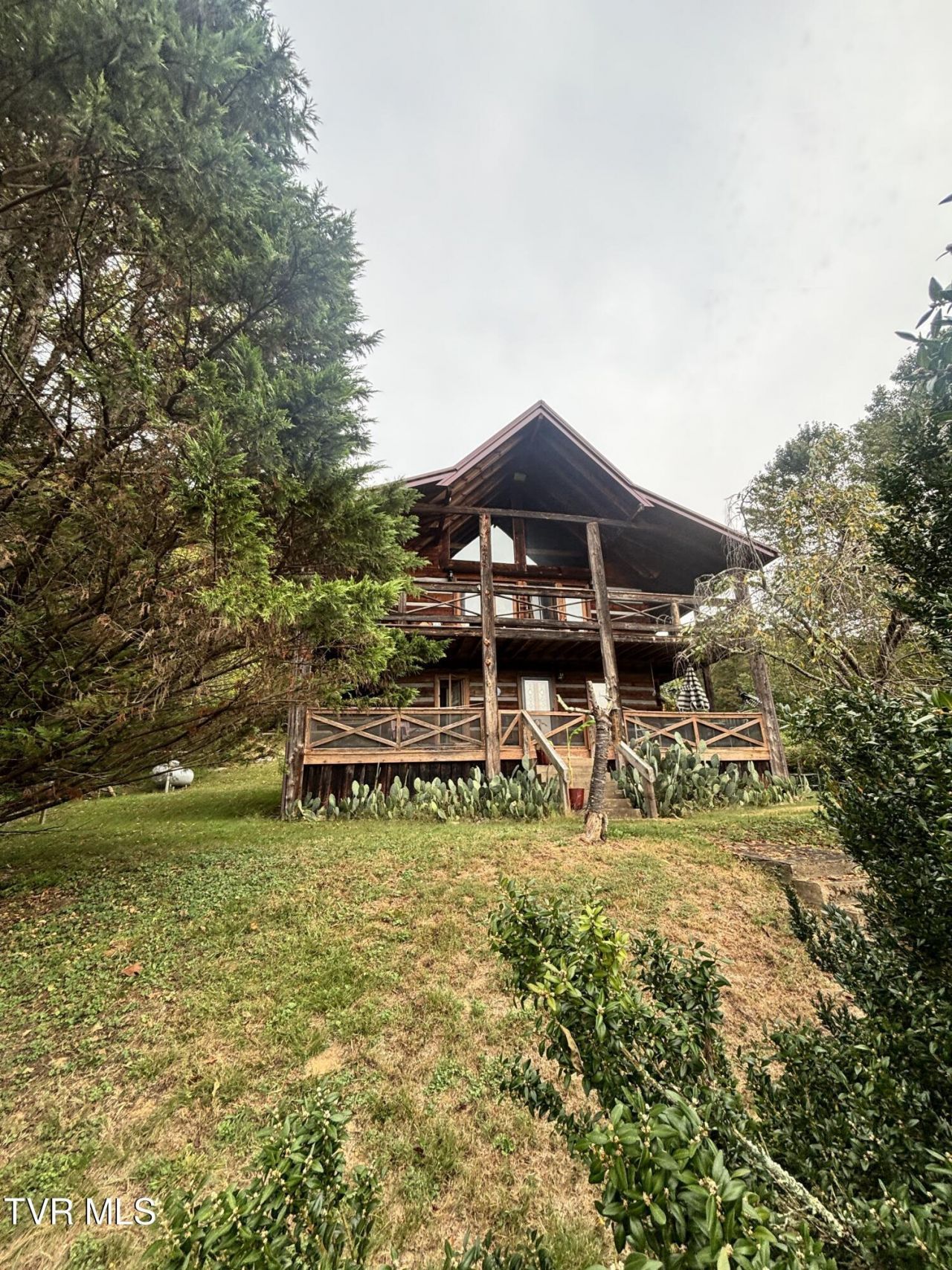 215 Short Coal Chute Road, Elizabethton, TN 37643 Main Photo