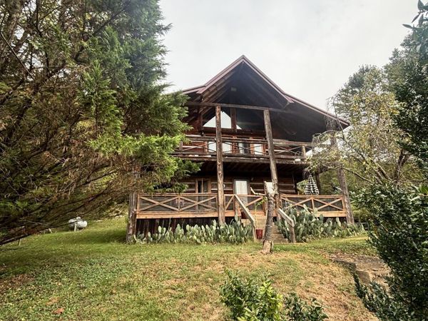 215 Short Coal Chute Road, Elizabethton, TN 37643