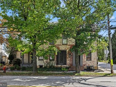221 LINCOLN WAY W, NEW OXFORD, PA 17350