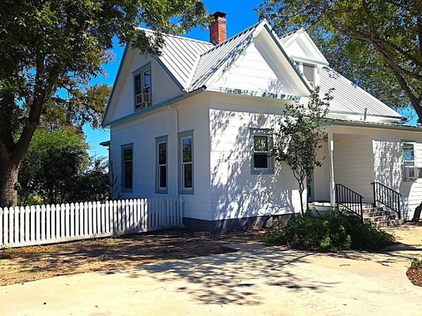 105 Davis DR, Thorndale, TX 76577