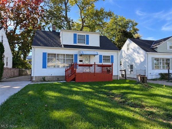 25450 Farringdon Avenue , Euclid, OH 44132