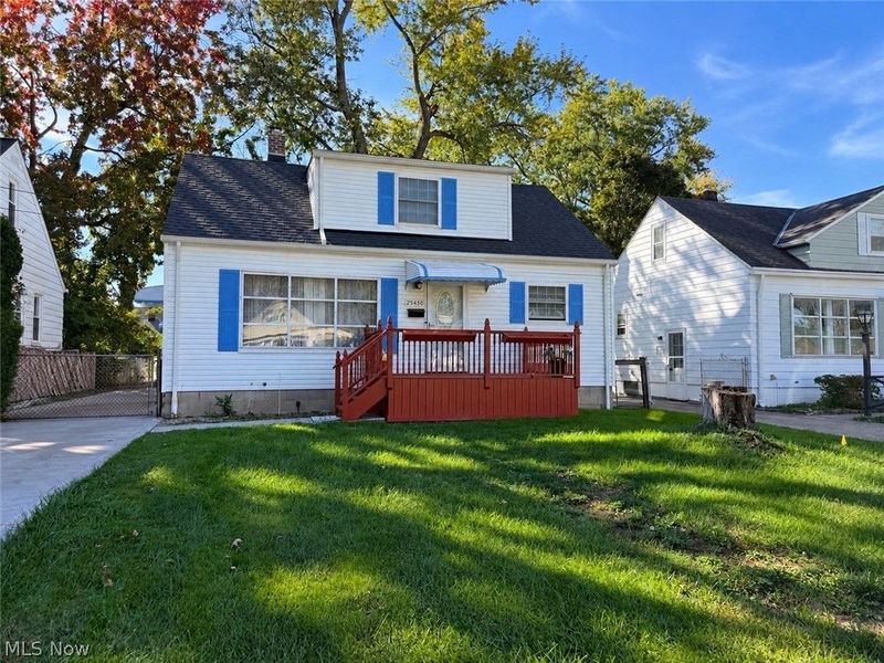 25450 Farringdon Avenue, Euclid, OH 44132 Photo 1
