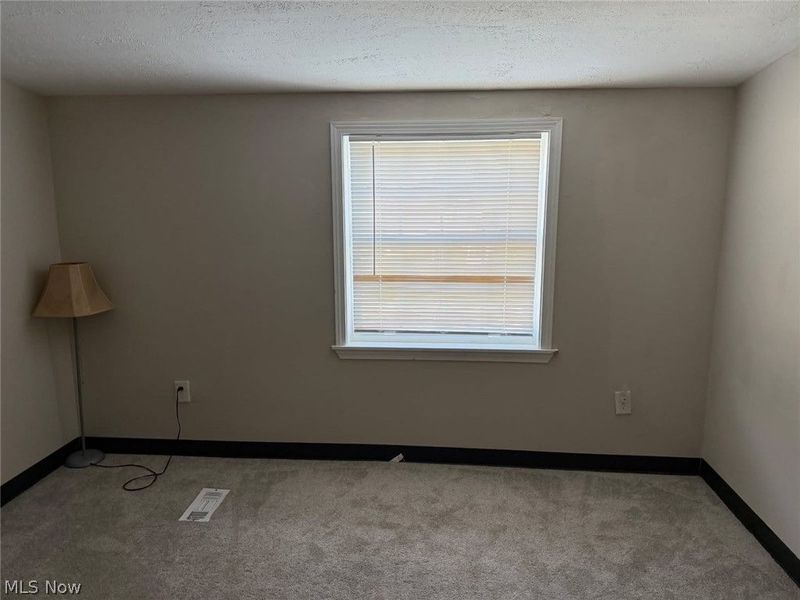 25450 Farringdon Avenue, Euclid, OH 44132 Photo 7