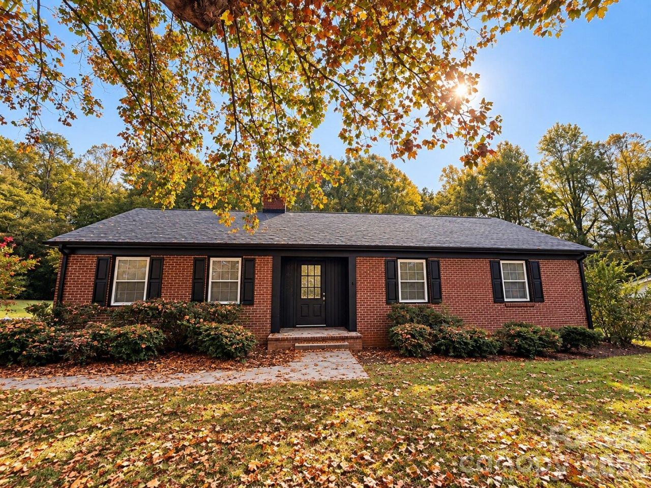 2808 28th Street Ne, Hickory, NC 28601 Main Photo