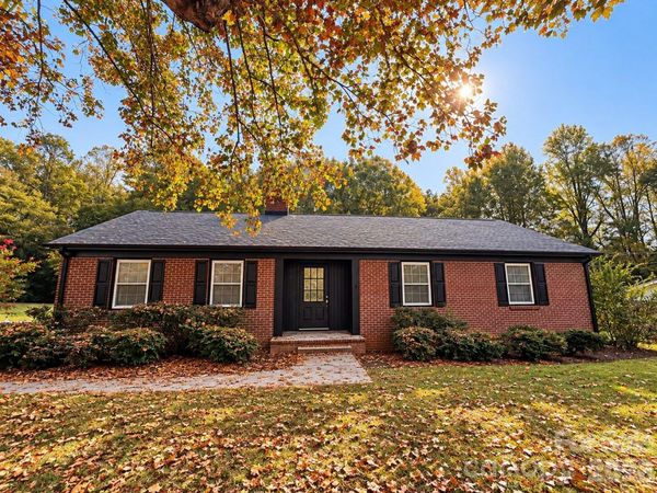 2808 28th Street NE, Hickory, NC 28601