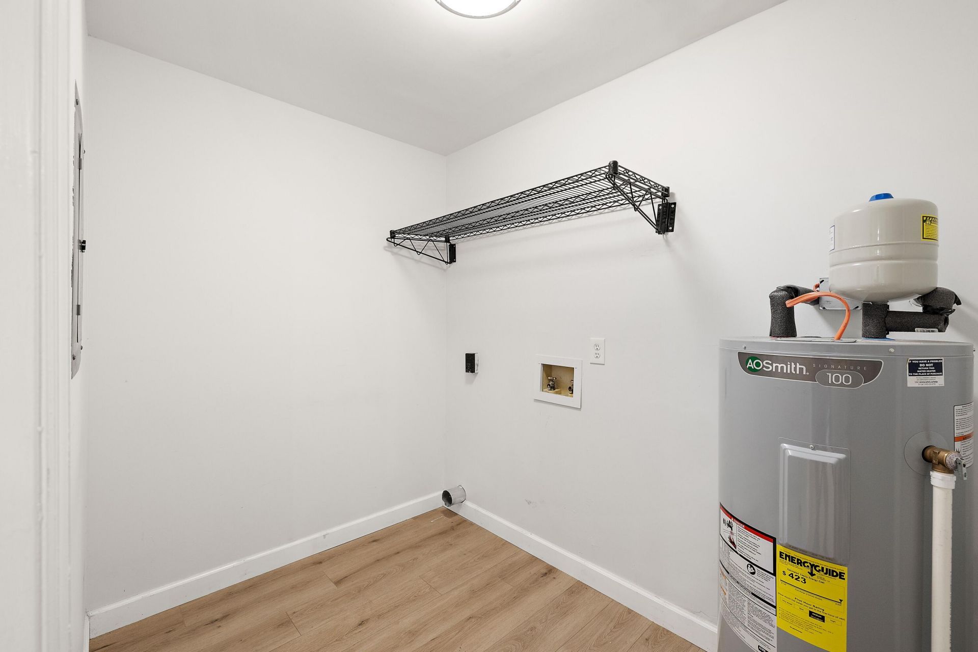 7818 Nummie Court Photo 6