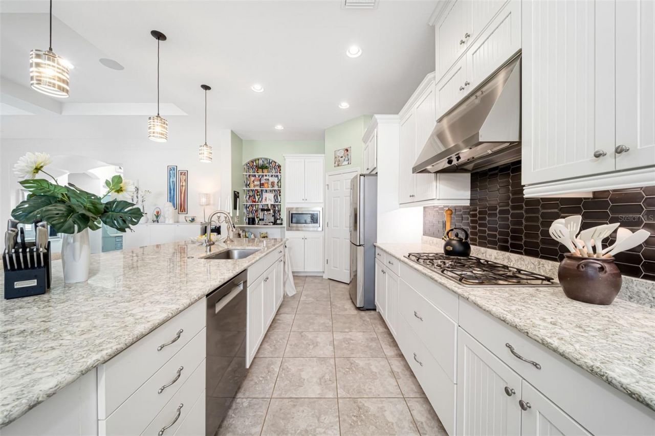 6195 Anise Drive, Sarasota, FL 34238 Photo