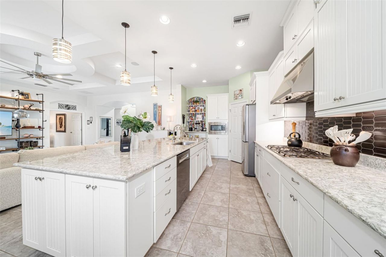 6195 Anise Drive, Sarasota, FL 34238 Photo