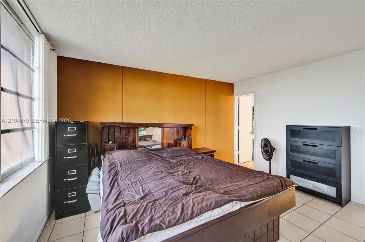 3001 W Rolling Hills Cir , Unit 702, Davie, FL 33328 Photo