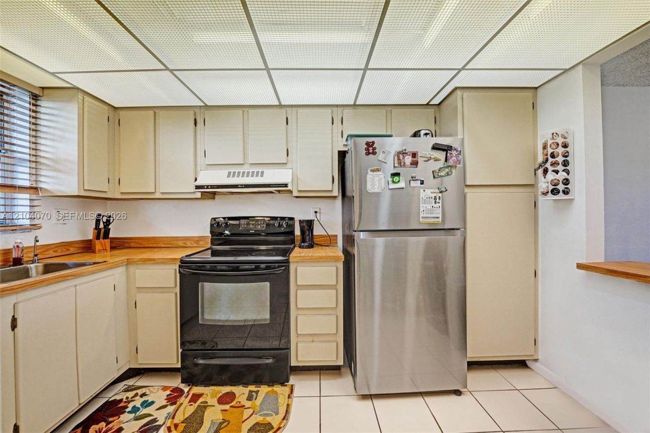 3001 W Rolling Hills Cir , Unit 702, Davie, FL 33328 Photo