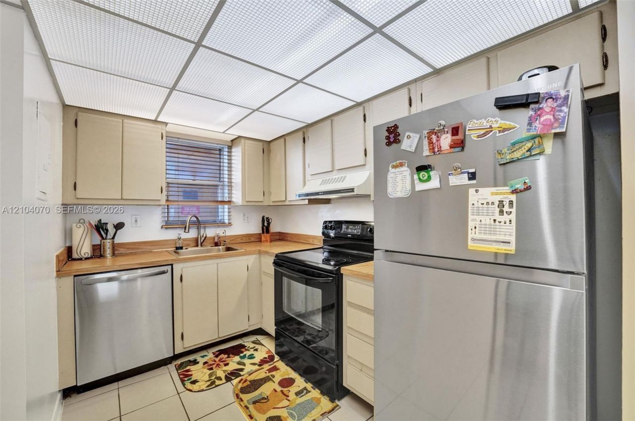 3001 W Rolling Hills Cir , Unit 702, Davie, FL 33328 Photo