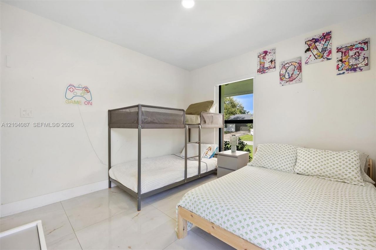8840 SW 181st Ter, Palmetto Bay, FL 33157 Photo