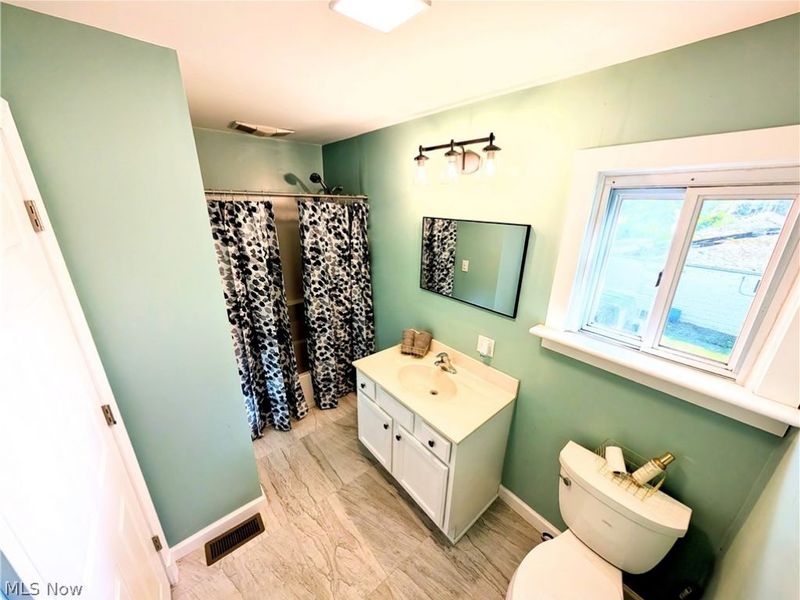 2177 Par Drive, Akron, OH 44312 Photo 9