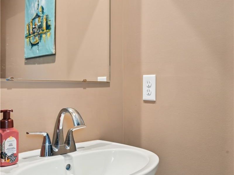 2632 Bishop Oval, Barberton, OH 44203 Photo 13