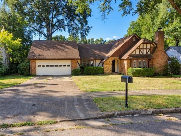 5905 HICKORY GROVE LN, Bartlett, TN 38134