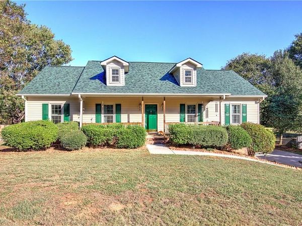 32 Cliffhanger Pointe SW, Cartersville, GA 30120