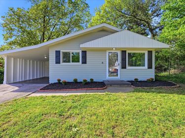 6 N MYRTLE Street, GLENWOOD, IA 51534