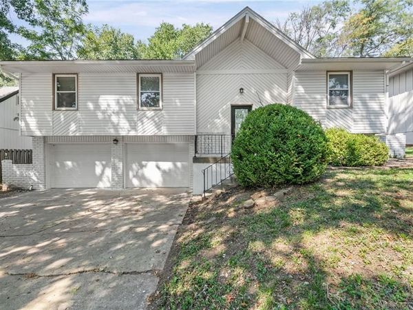 14710 NW 67th Street, Parkville, MO 64152