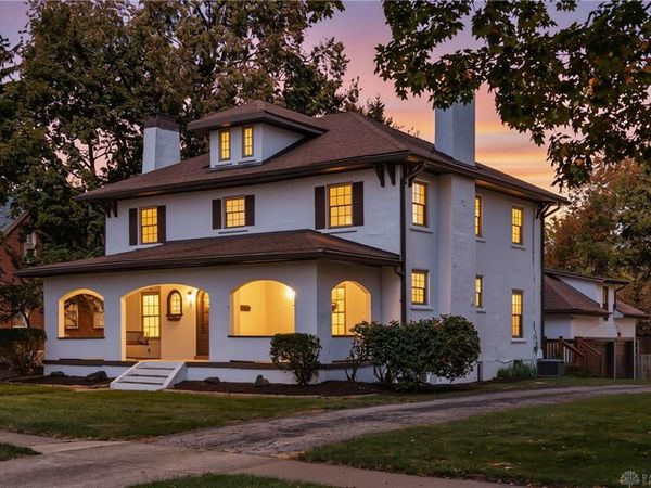 355 East Drive, Oakwood, OH 45419
