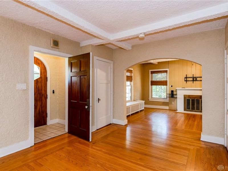 355 East Drive, Oakwood, OH 45419 Photo 7