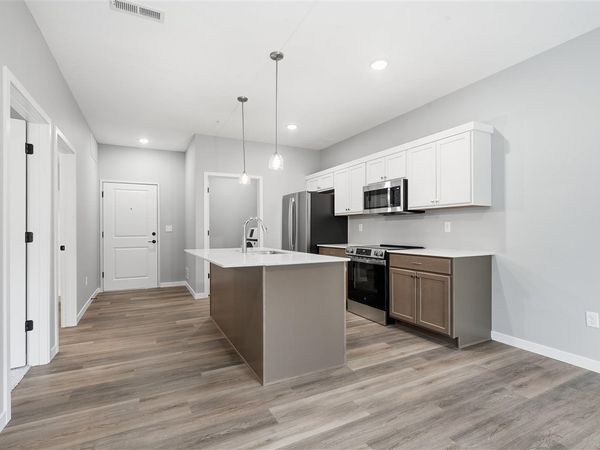 4428 Deer Creek Rd, Unit 104, Iowa City, IA 52246