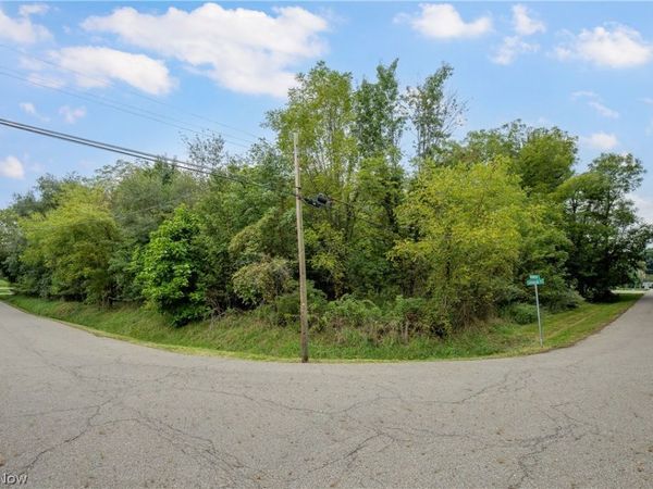 Carnegie Avenue NW, Massillon, OH 44646
