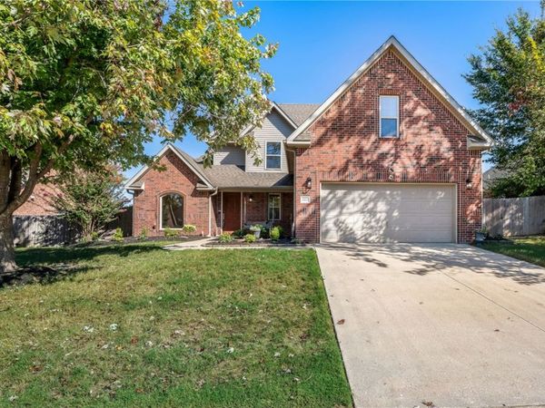 2362 N Hidden Creek Drive , Fayetteville, AR 72704