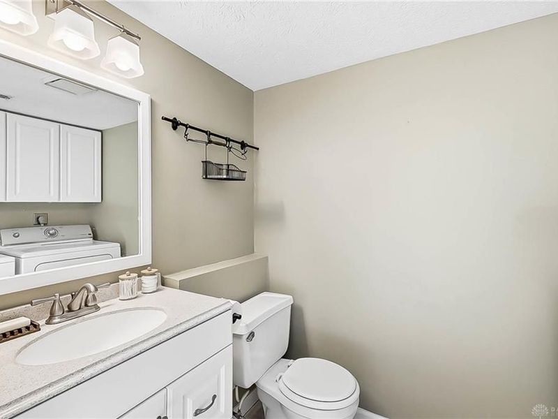 8209 Schoolgate Drive, Dayton, OH 45424 Photo 12