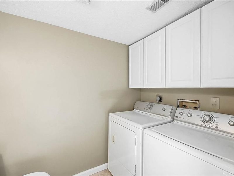 8209 Schoolgate Drive, Dayton, OH 45424 Photo 13