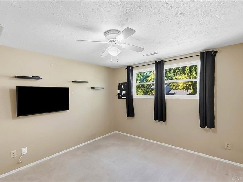 8209 Schoolgate Drive, Dayton, OH 45424 Photo 18