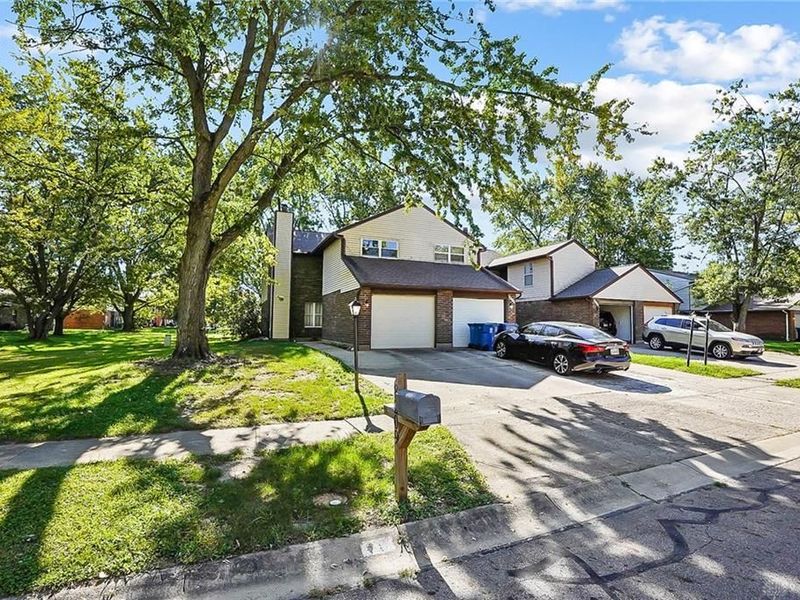 8209 Schoolgate Drive, Dayton, OH 45424 Photo 2