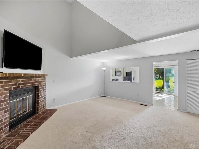 8209 Schoolgate Drive, Dayton, OH 45424 Photo 4