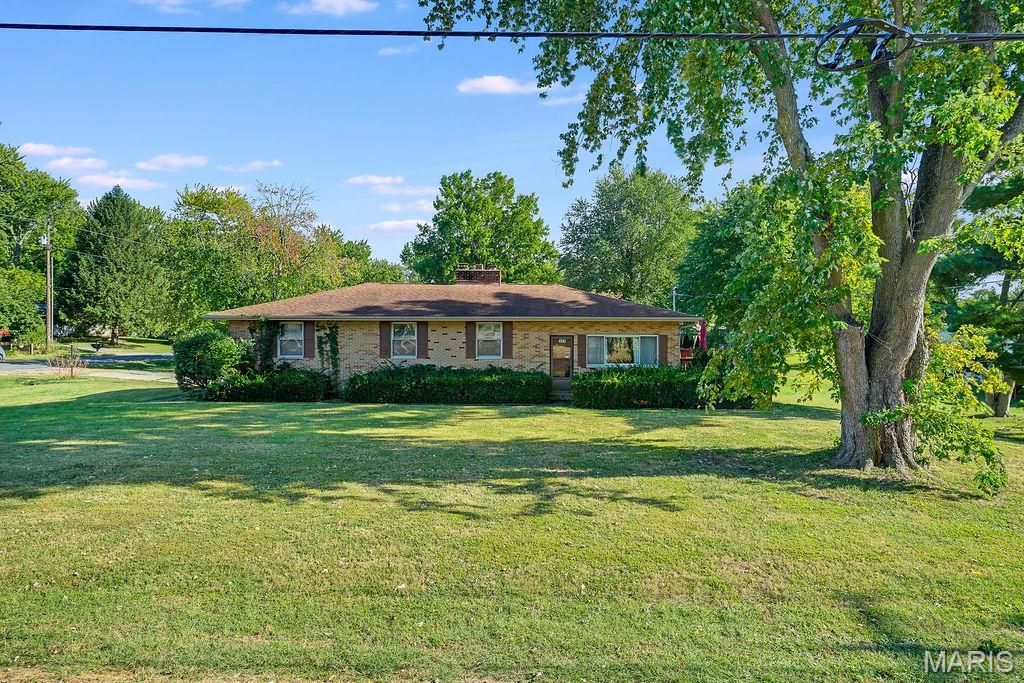 355 Glen Carbon Road, Glen Carbon, IL 62034 Main Photo