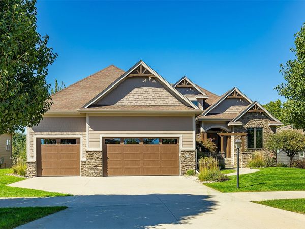 17389 Berkshire Parkway, Clive, IA 50325