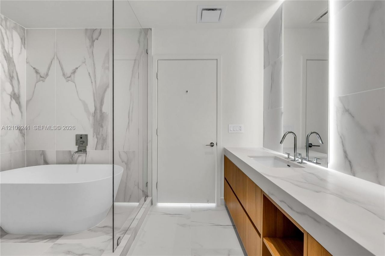 1400 Biscayne, Unit 1901, Miami, FL 33132 Photo
