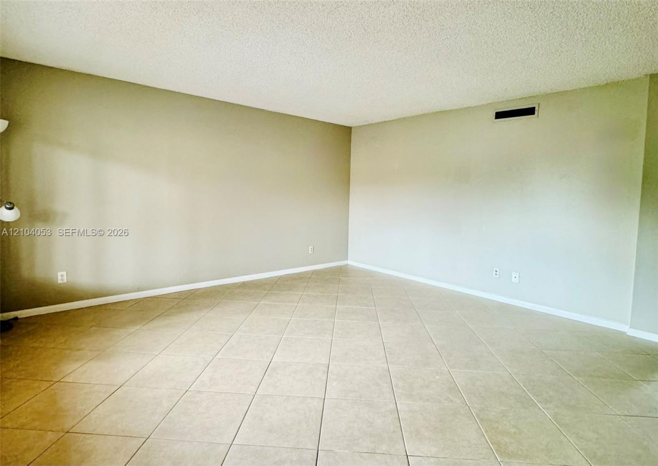 6900 SW 39th St, Unit 212K, Davie, FL 33314 Photo