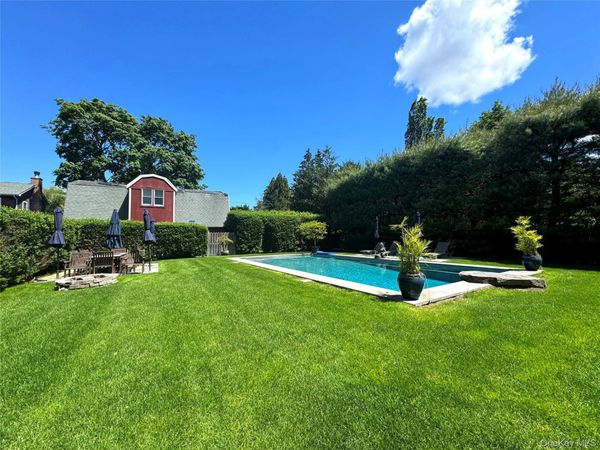198 South Country Road , Remsenburg, NY 11960