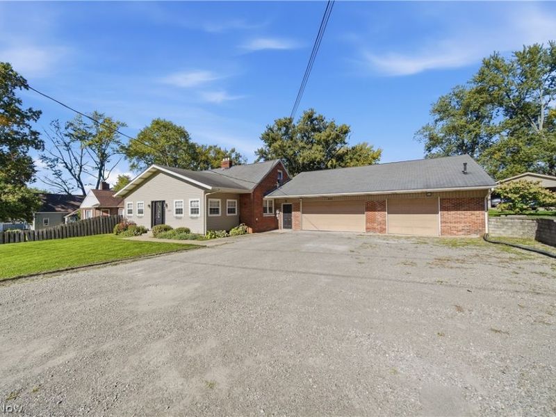 6499 Navarre Road SW, Navarre, OH 44662 Photo 2