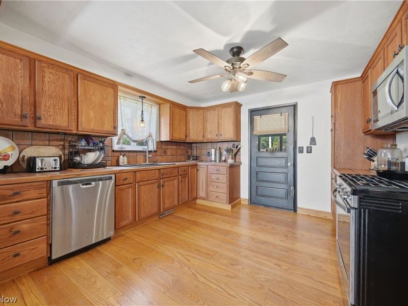 6499 Navarre Road SW, Navarre, OH 44662 Photo 9